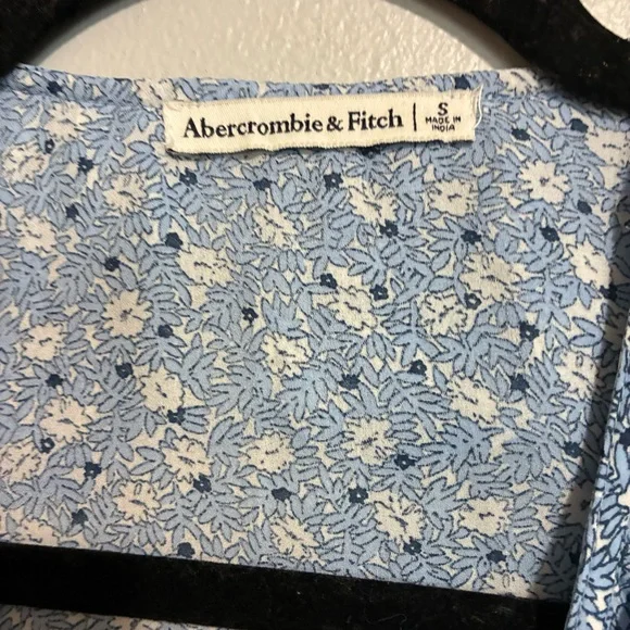 Abercrombie & Fitch Tie-Front Ruffle Blouse blue Floral Cottage Core Whimsical - Picture 5 of 7
